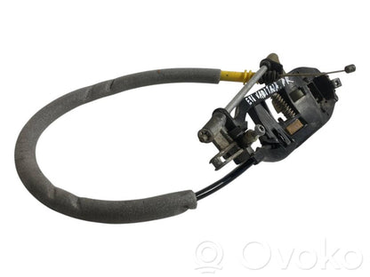 Priekšpusē turētājs / kronšteins ārējam atvēršanas rokturim