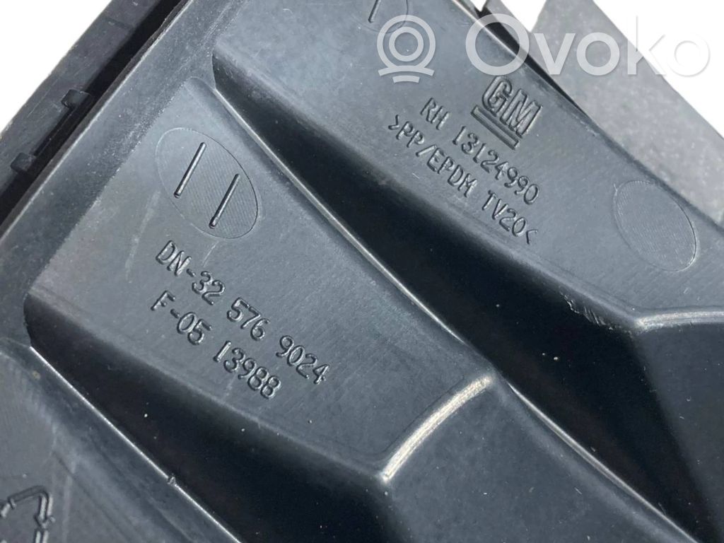 Pretmiglas luktura dekoratīvais režģis