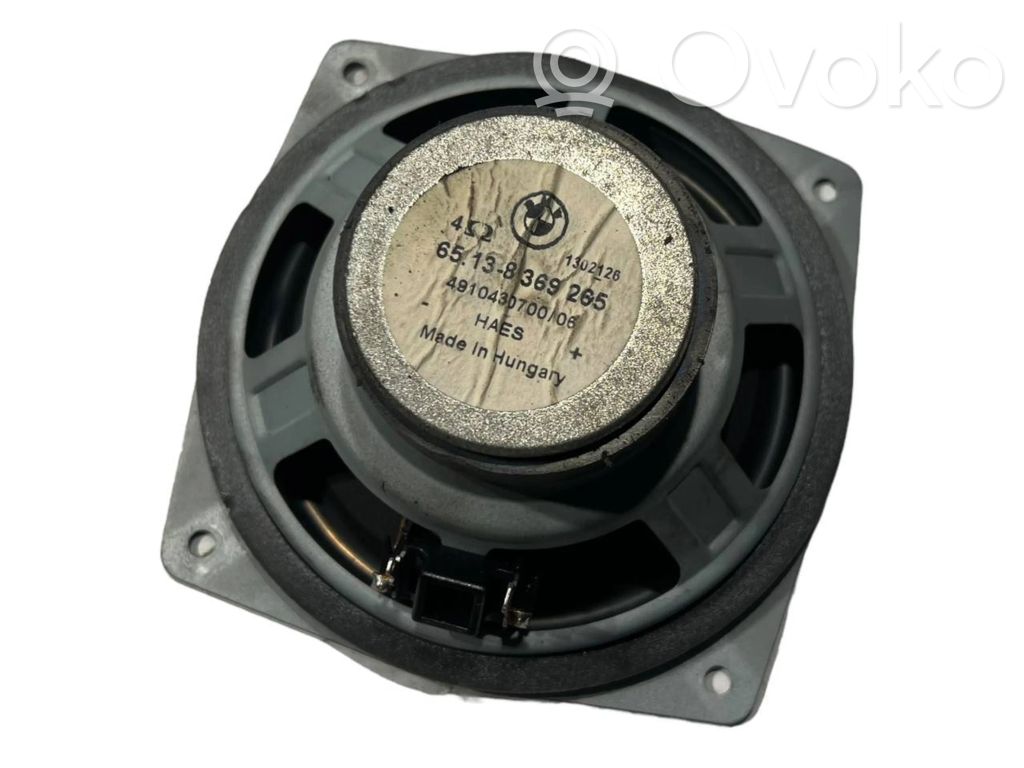 Skaļrunis (-i) priekšējās durvīs