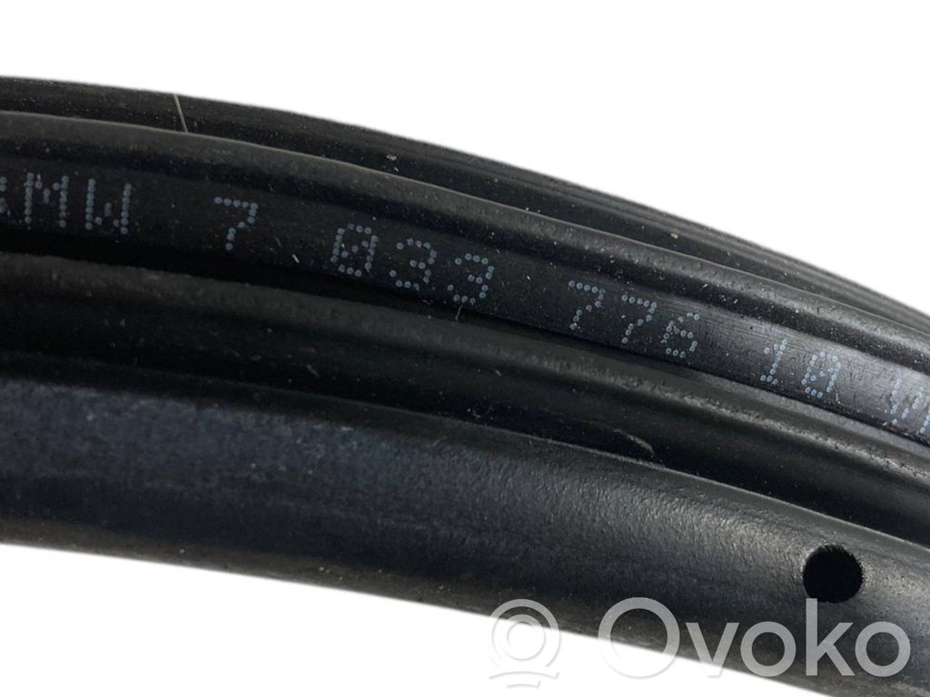 Rear trim rubber (in the body)