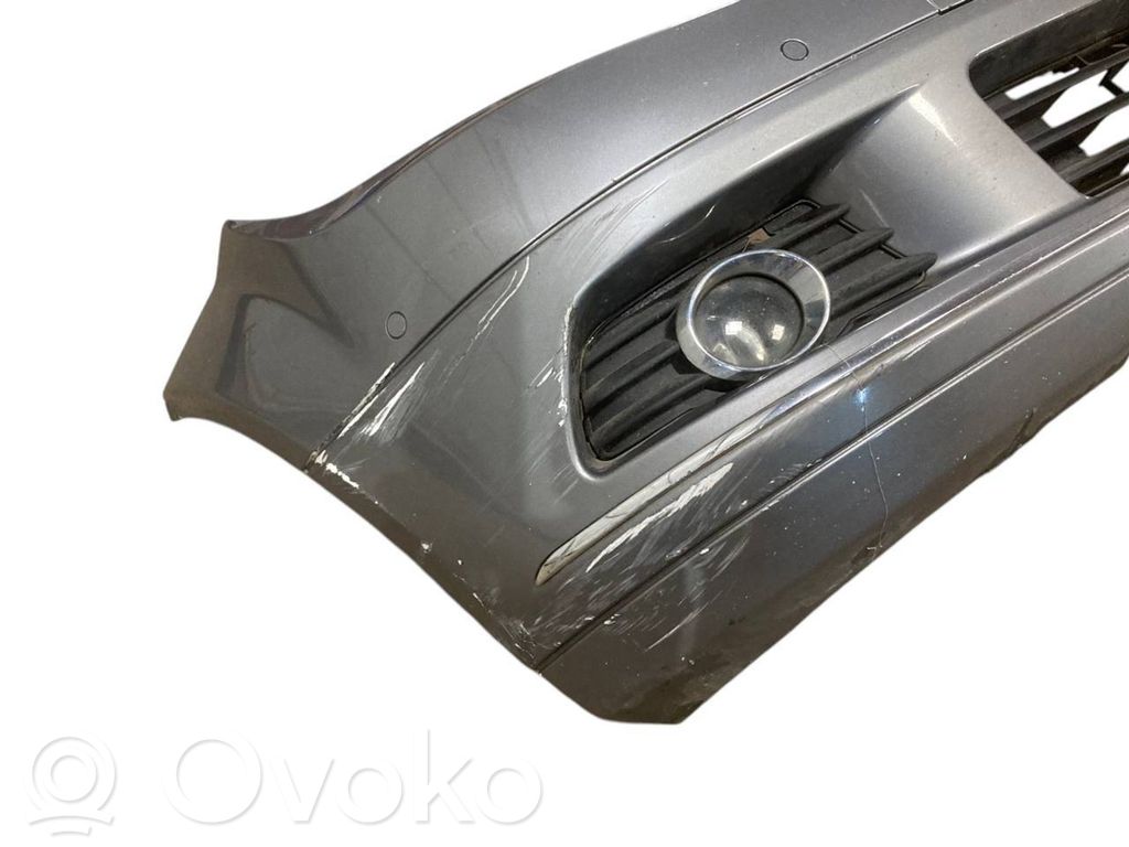 Передний бампер