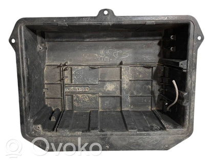 Bagāžnieka grīda / atslēgu komplekta turētājs