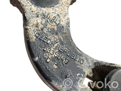 Aizmugurējā loga tīrītāja kājiņa