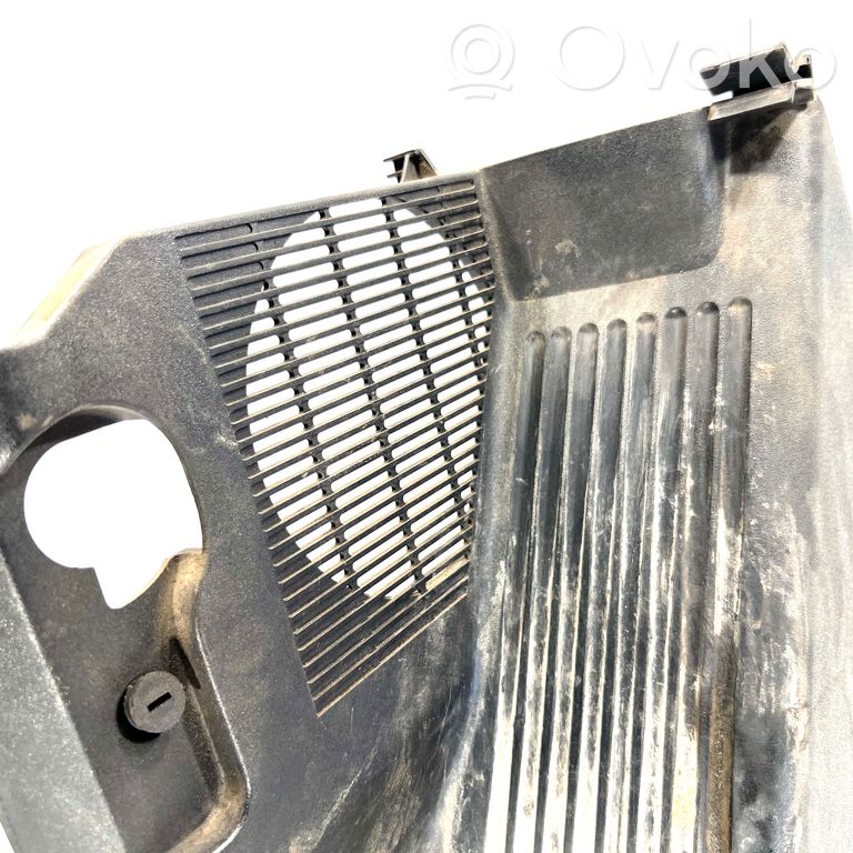 Side decorative trim for the footwell