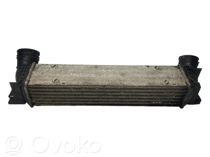 Starpdzesētāja radiators