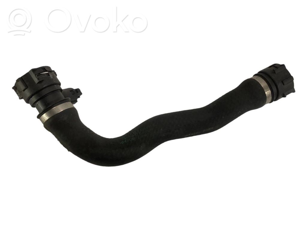 Caurulīte (-es) / šļūtene (-es)