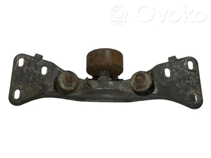 Кронштейн крепления трансмиссии