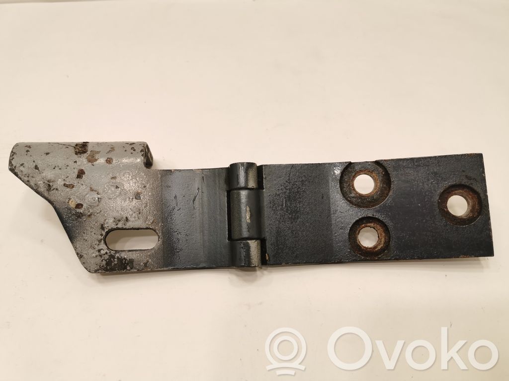 Engine hood hinge(s)