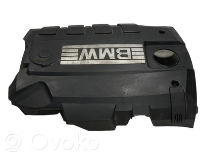 Dzinēja pārsegs (dekoratīva apdare)