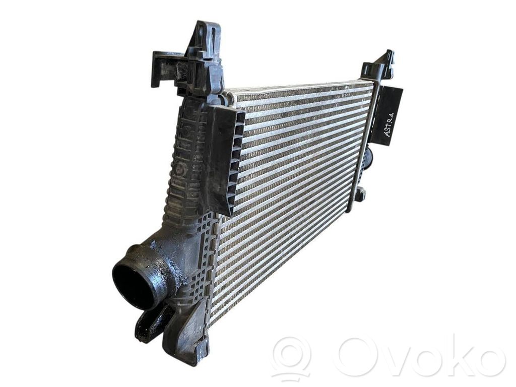 Starpdzesētāja radiators