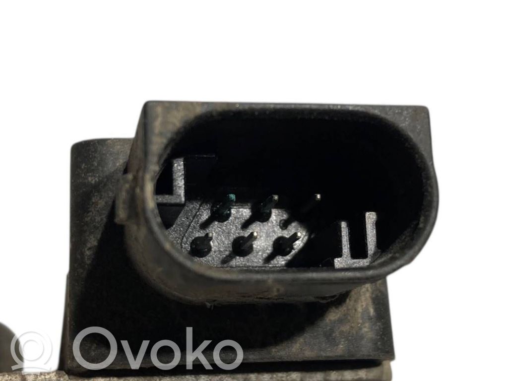 Augstuma sensors (priekšējo lukturu)