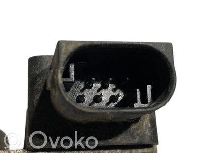 Augstuma sensors (priekšējo lukturu)