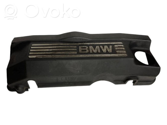 Dzinēja pārsegs (dekoratīva apdare)