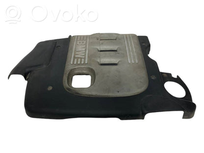 Dzinēja pārsegs (dekoratīva apdare)