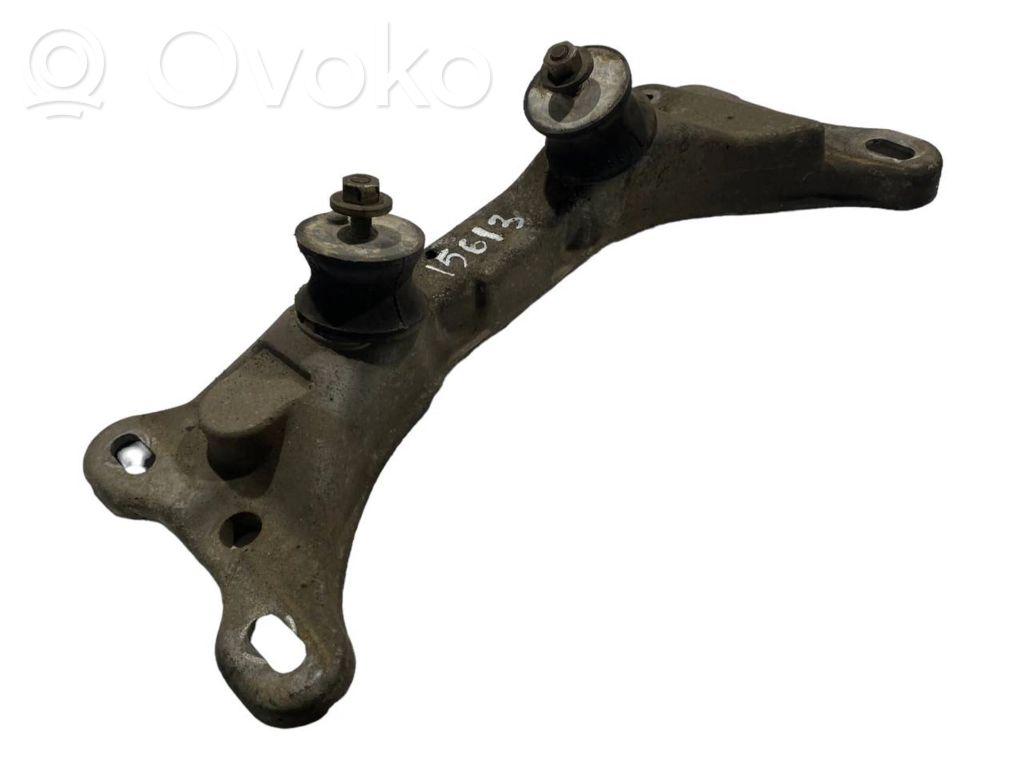 Transmission mounting bracket
