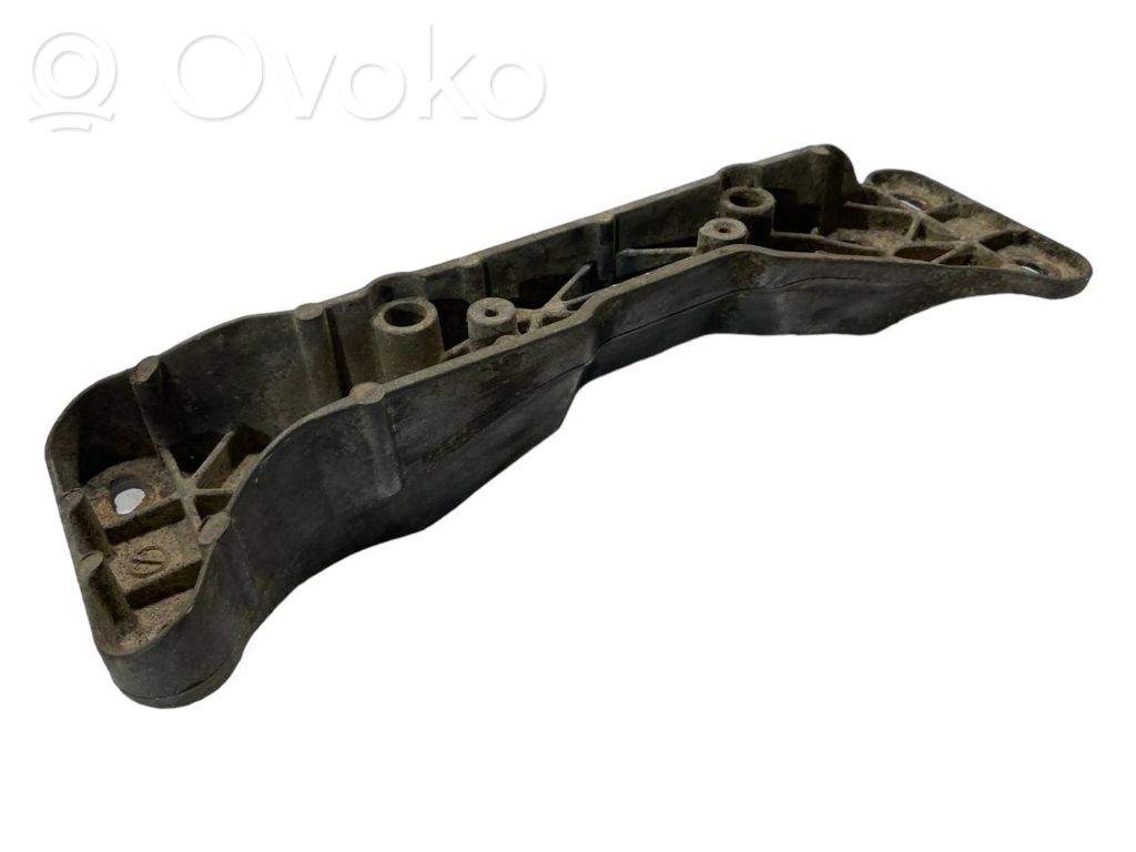 Transmission mounting bracket