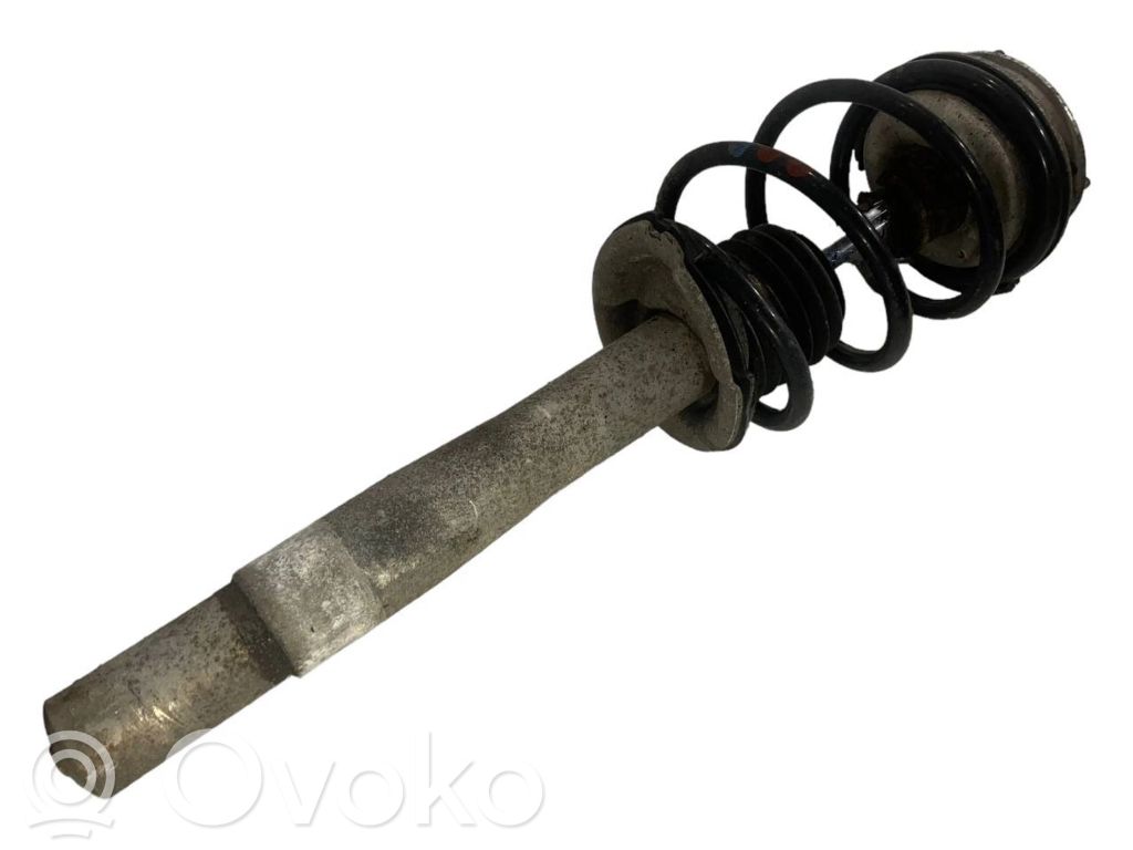 Priekšpusē amortizators ar atsperi