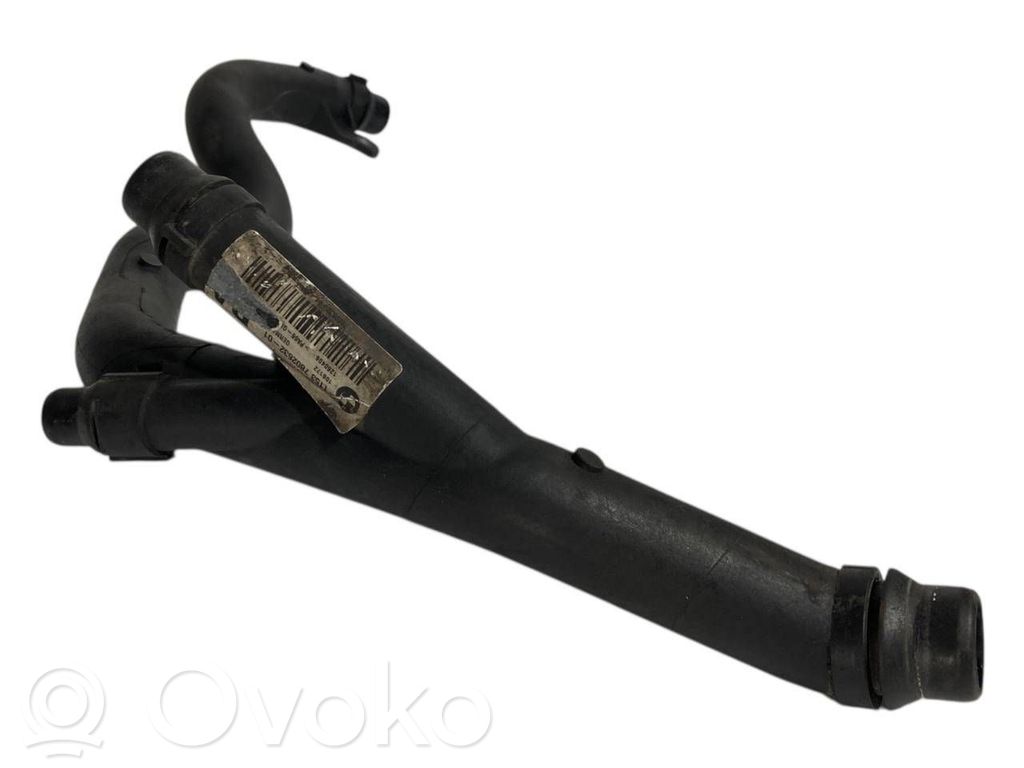 Caurulīte (-es) / šļūtene (-es)