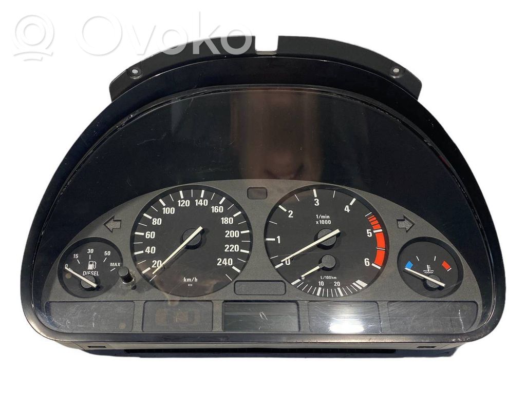 Speedometer (in the instrument panel)