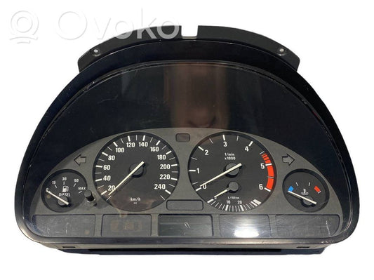 Speedometer (in the instrument panel)