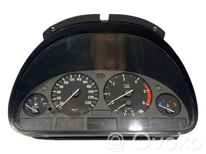 Speedometer (in the instrument panel)
