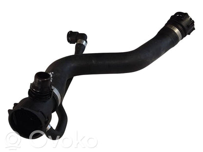 Caurulīte (-es) / šļūtene (-es)