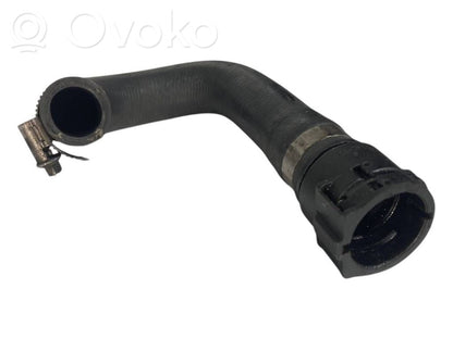 Caurulīte (-es) / šļūtene (-es)