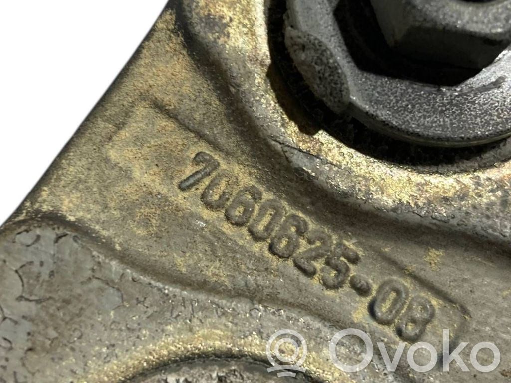 Aizmugurējā pārsega eņģe (-ess)