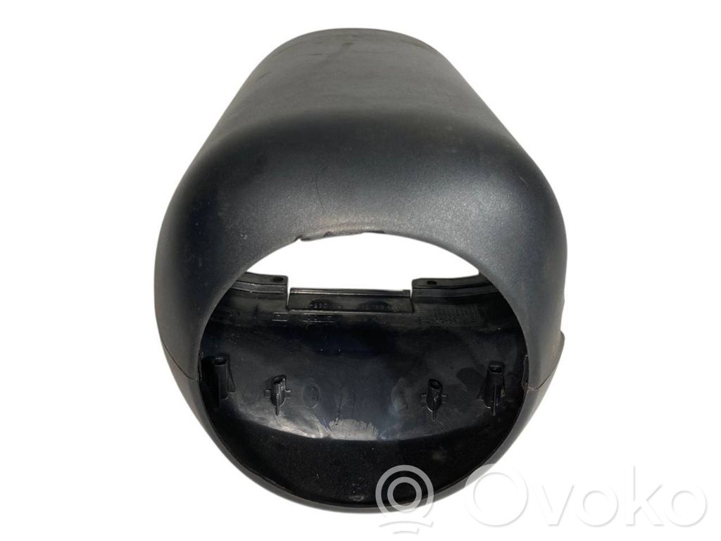 Stūres ass dekoratīvā apdare