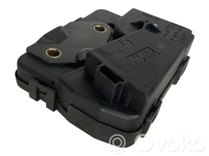 Slēdzene aizmugurējam logam