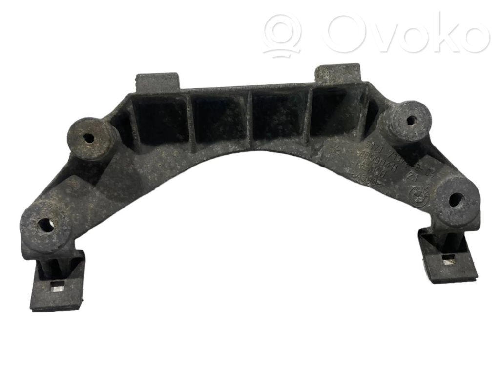 Transmission mounting bracket
