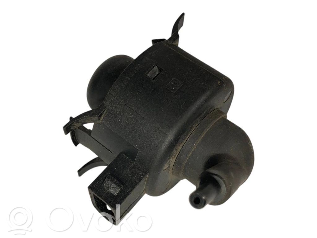 Salona temperatūras sensors