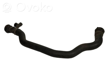 Caurulīte (-es) / šļūtene (-es)