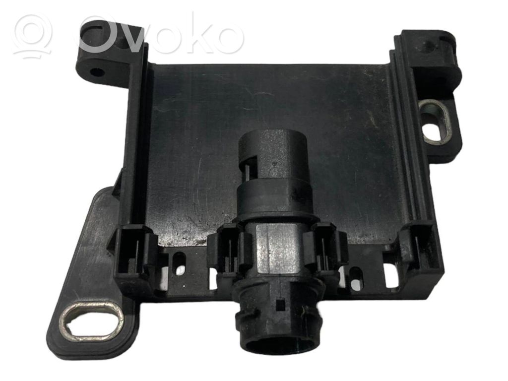 Positive wire connection assembly