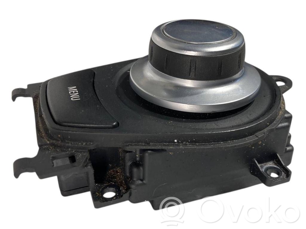 Multimediju kontrolieris