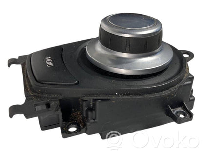 Multimediju kontrolieris