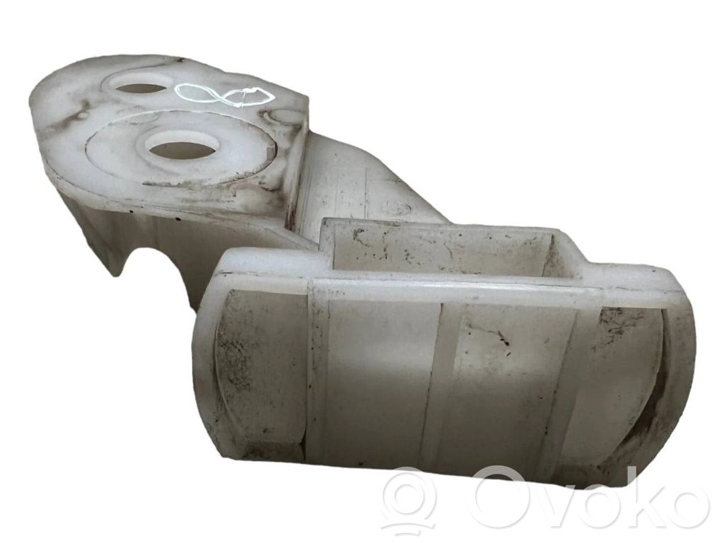 Priekšpusē bampera turētājs