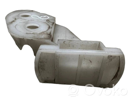 Priekšpusē bampera turētājs