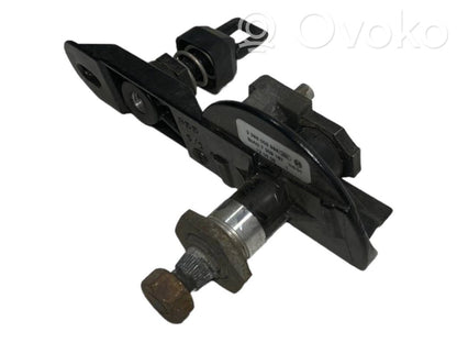 Aizmugurējā stikla tīrītāja mehānisms