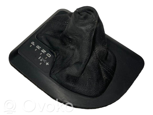 Декоративная накладка на рычаг переключения передач (пластик)