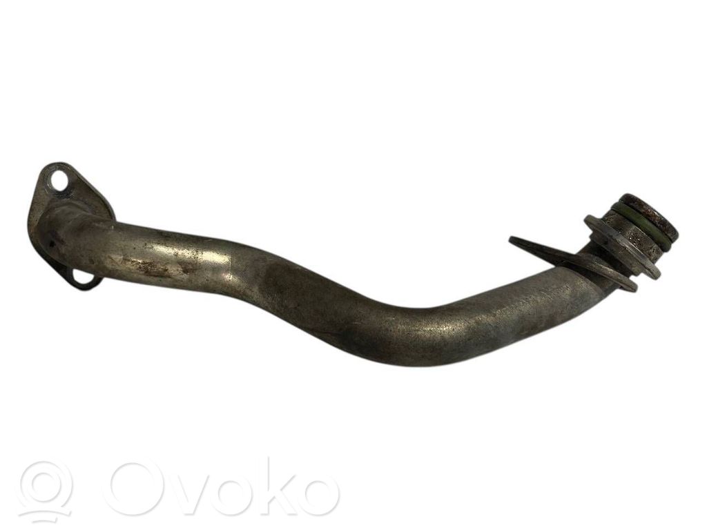 Caurulīte (-es) / šļūtene (-es)