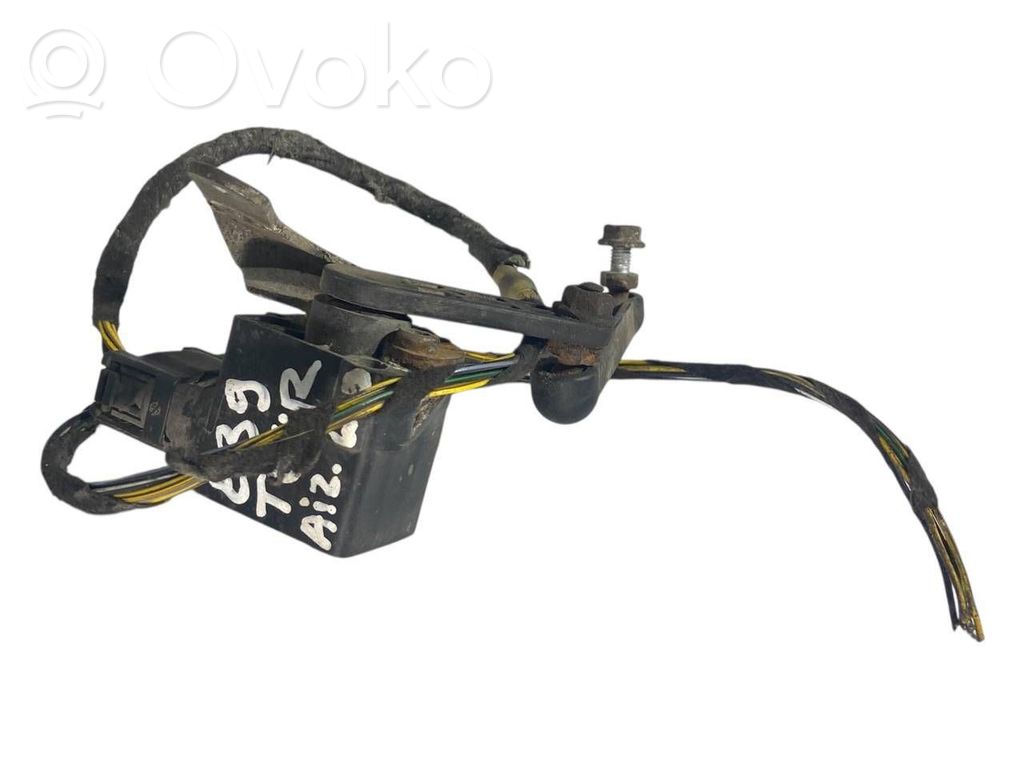 Augstuma sensors (priekšējo lukturu)