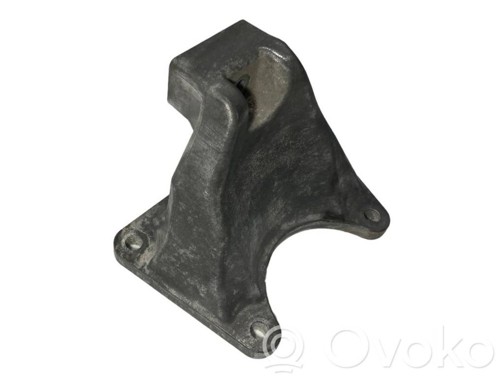 Pārnesumkārbas stiprinājuma kronšteins