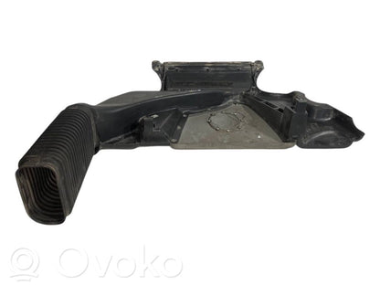 Dzinēja pārsegs (dekoratīva apdare)