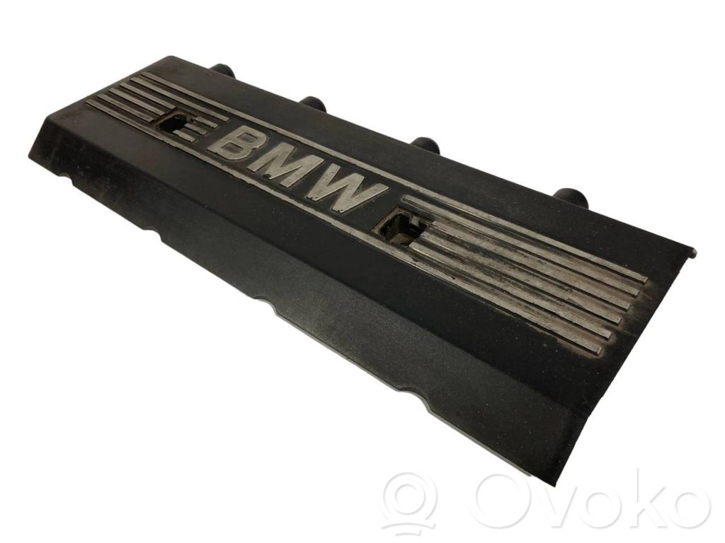 Engine cover (decorative trim)