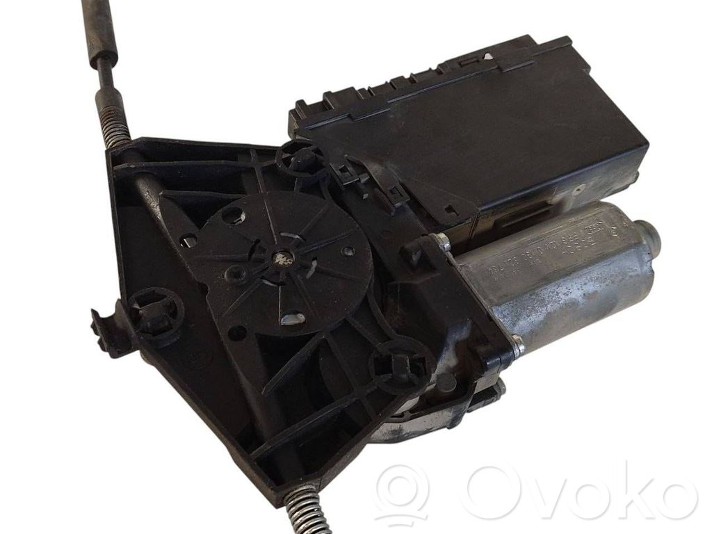 Priekšpusē elektriskā loga pacelšanas mehānisma komplekts