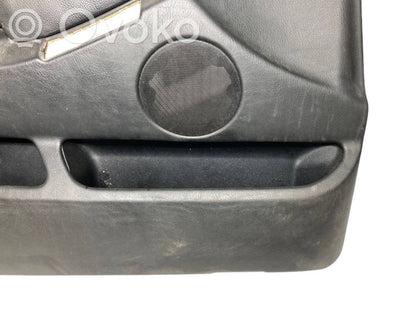 Priekšējo durvju apdare