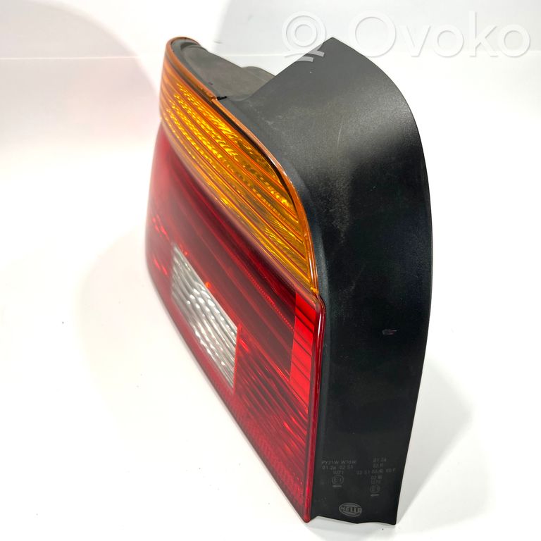 Aizmugurējais lukturis virsbūvē