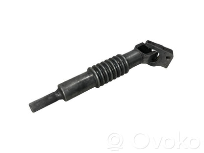 Kardāna / stūres krustsavienojums