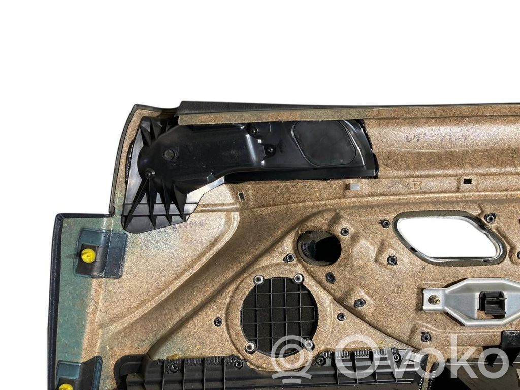 Priekšējo durvju apdare